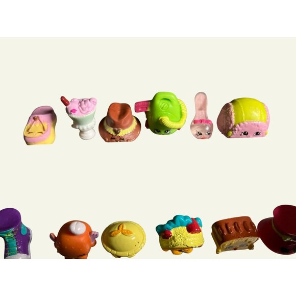 Shopkins Mixed Lot Of Mini Figures & Accessories With Green Shopping Bags - Picture 8 of 8